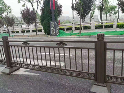道路防撞護(hù)欄圖片1